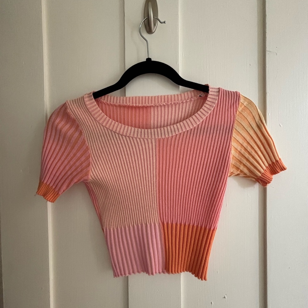 Colorful Ribbed Crop Top - Picture 2 of 3